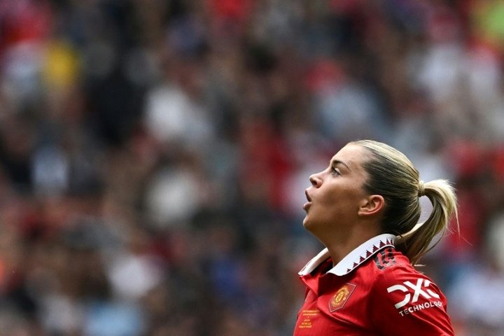 England women's star Russo to leave Man United