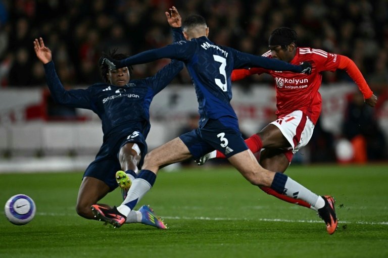 Nuno salutes 'special' Elanga after stunning goal fires Forest