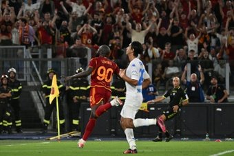 Romelu Lukaku scored his first Roma goal in Sunday's 7-0 demolition of Empoli, his new team's first win of the Serie A season.