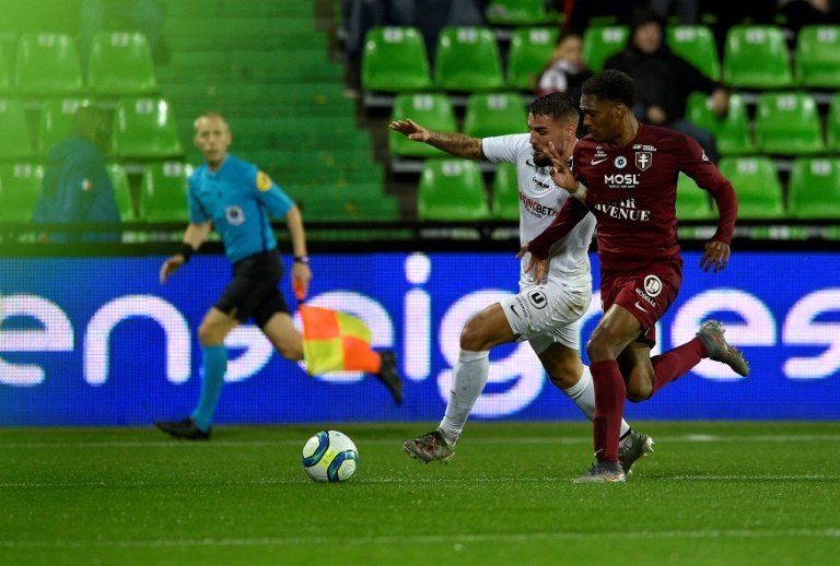 Metz defender 'seriously injured' in car crash