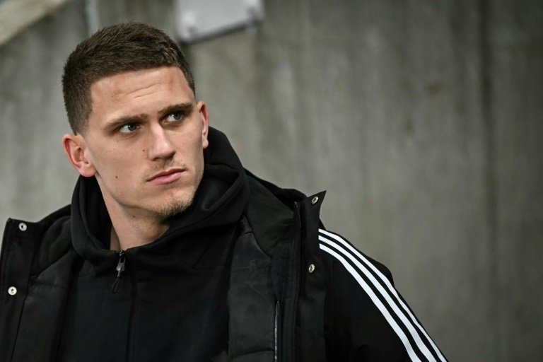 Newcastle rule out Gordon red appeal, Botman sidelined again