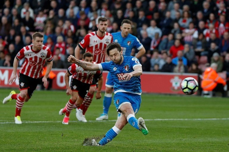 Bournemouth frustrated by Arter's penalty howler