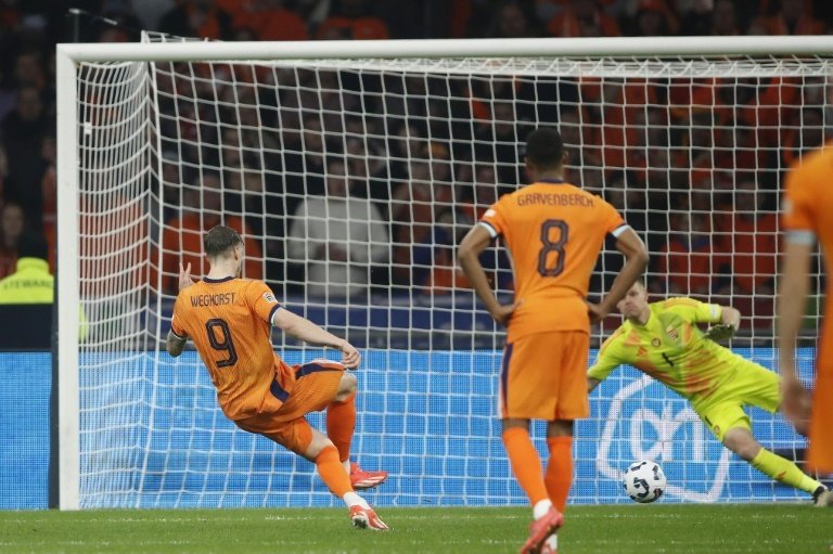 Netherlands cruise past Hungary to head into Nations League quarter-finals