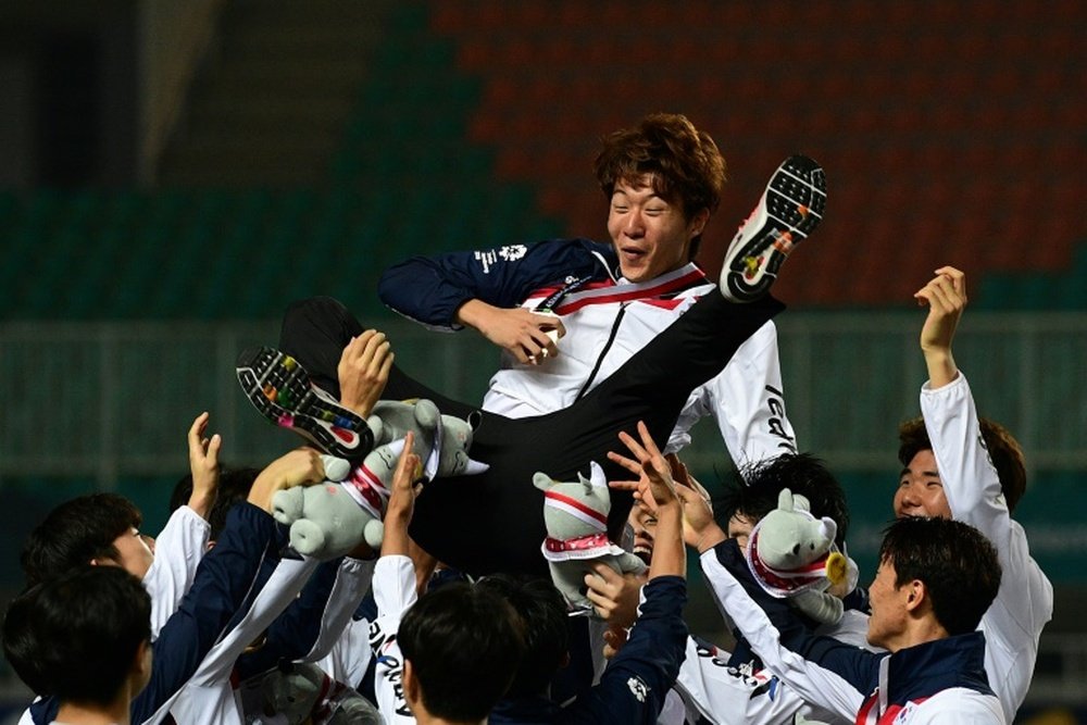 Bordeaux's bargain Hwang Ui-jo takes on PSG's stars. AFP