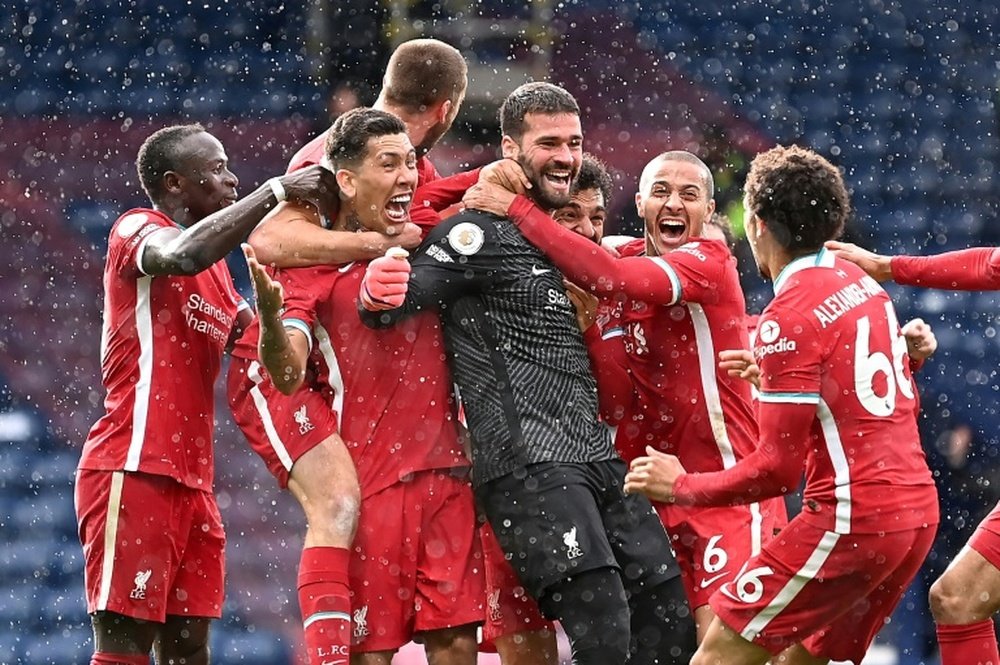 Goalkeeper to goalscorer as Alisson rescues Liverpool, Tottenham up to sixth