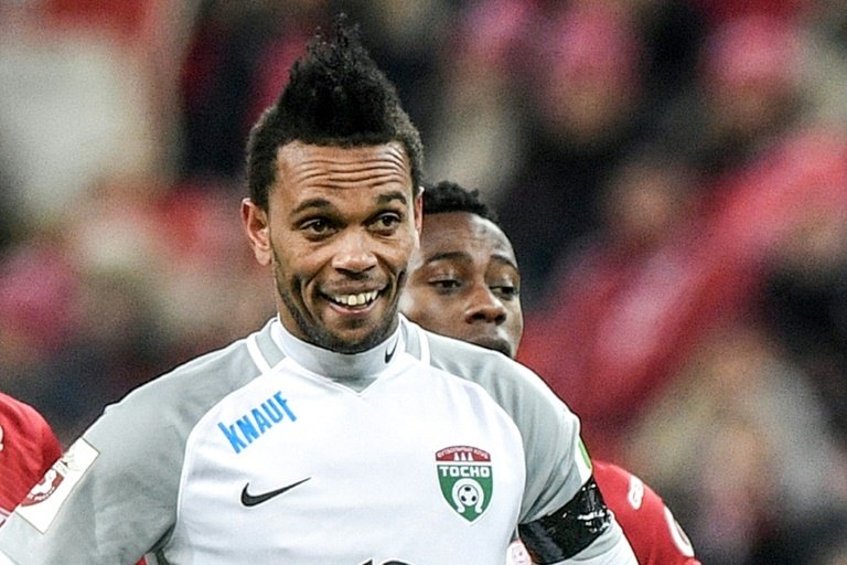 Spartak get stadium ban for racism, Zenit fined $1,600