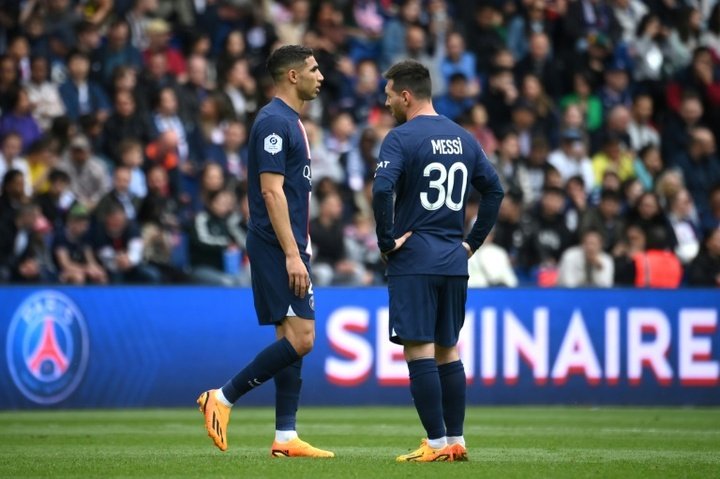 PSG slump to yet another defeat after Hakimi red card