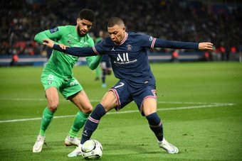 Mbappe nets two times as PSG turn on style against Saint-Etienne