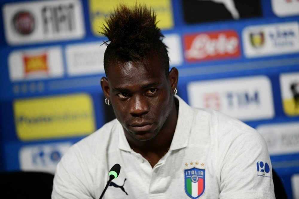 Mancini tells Balotelli to 'wake up' before his career sinks. AFP