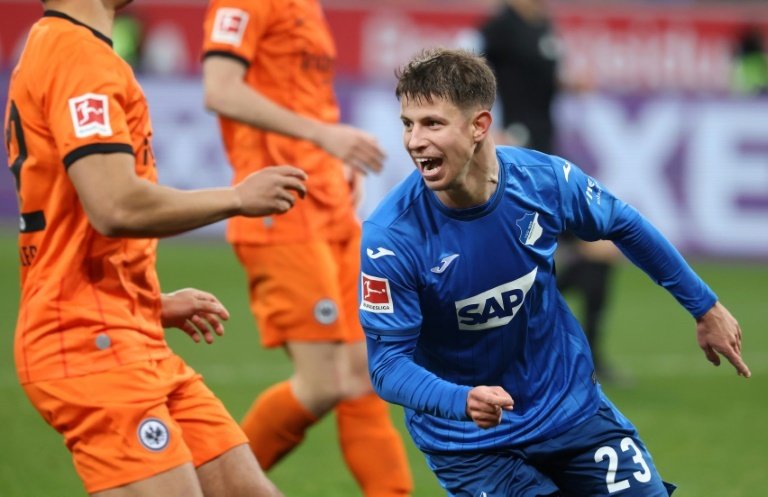 Hlozek snatches last-gasp draw for Hoffenheim against Frankfurt