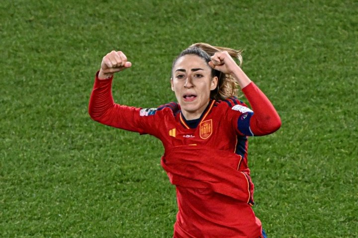 Carmona helps Spain lead England 1-0 at half-time in World Cup final