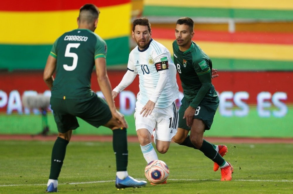 Lionel Messi (C) played the full 90 minutes in World Cup qualifying matches. afp_en