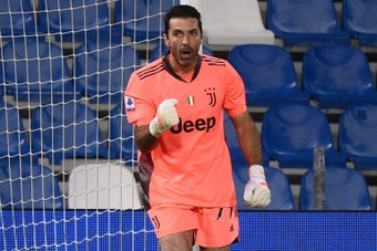 Italy great Buffon extends Parma deal until 2024