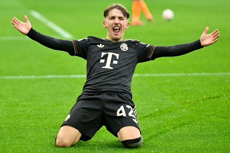 Bayern supera o Gladbach com um a menos e mantém vantagem de cinco pontos