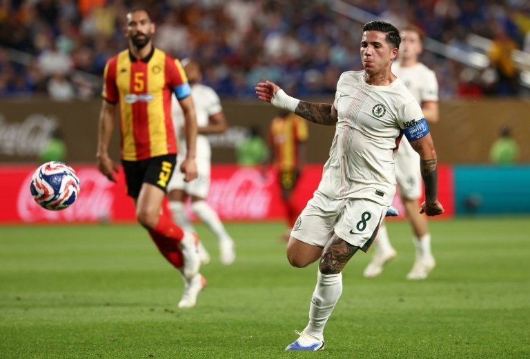 Chelsea's Fernandez flying ahead of Benfica reunion
