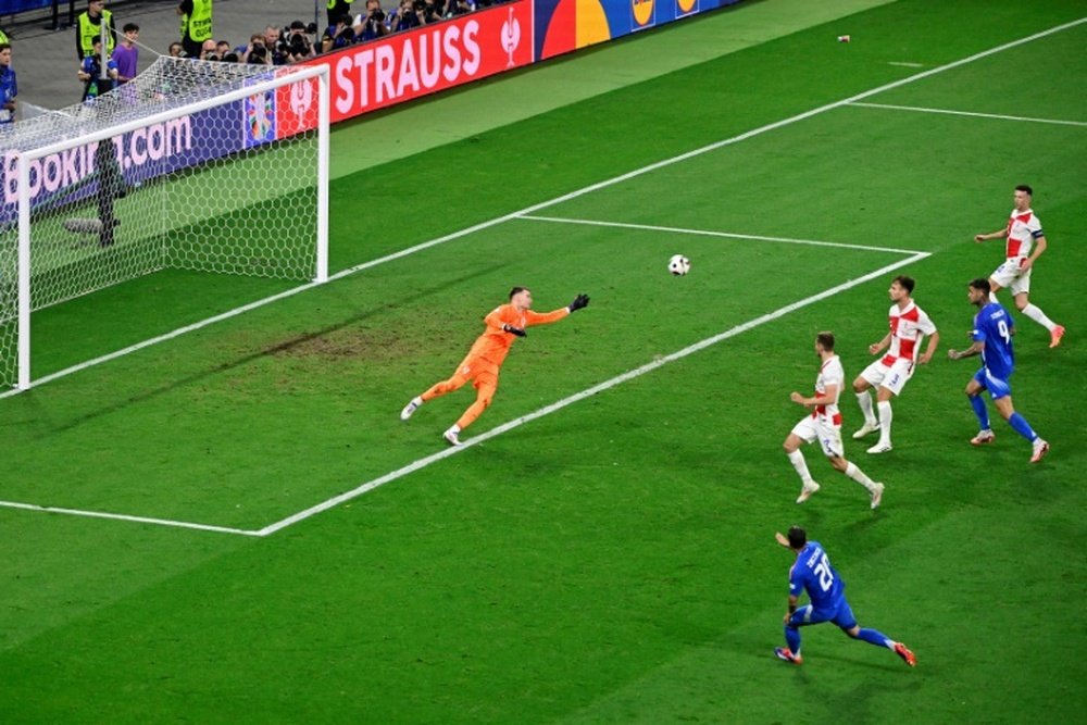 Italy will play Switzerland in the next round thanks to Zaccagni. AFP