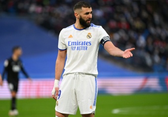 Real Madrid held by way of Elche as Benzema injured in surprise draw