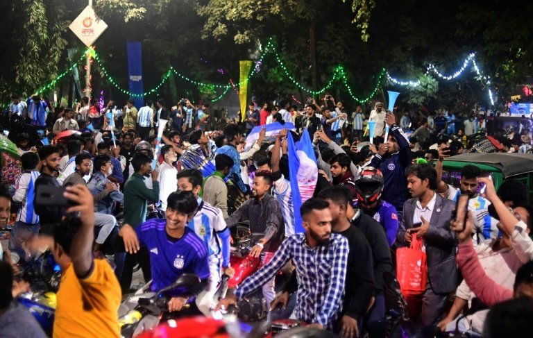 Thousands in Bangladesh capital cheer Argentina World Cup victory
