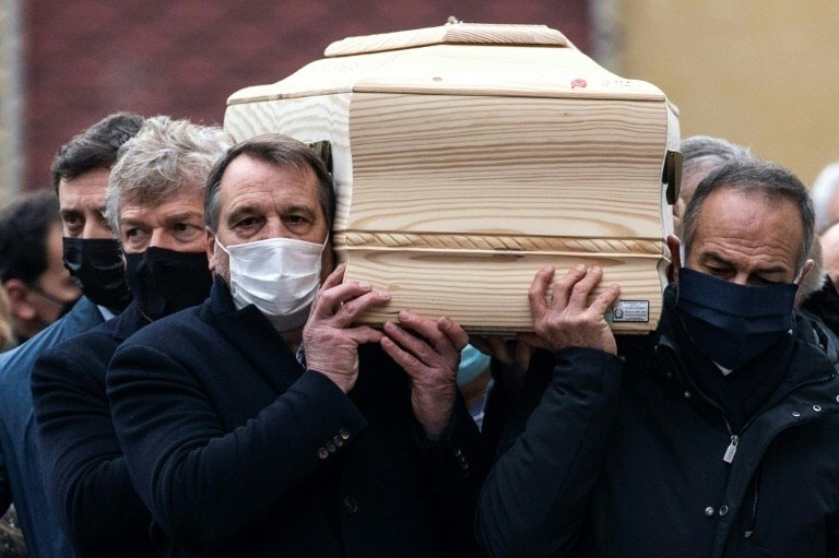 Hundreds gathered to bid farewall to Italy's 1982 World Cup hero Paolo Rossi. AFP