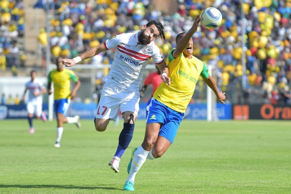 Zamalek's Basem Abdall (L) goes head to hand with Wayne Arendse in the CAF Championship final. AFP