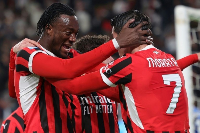 Tammy Abraham grabbed a late winner as AC Milan came from two goals down to beat defending champions Inter Milan 3-2 and lift the Italian Super Cup trophy in Riyadh on Monday.