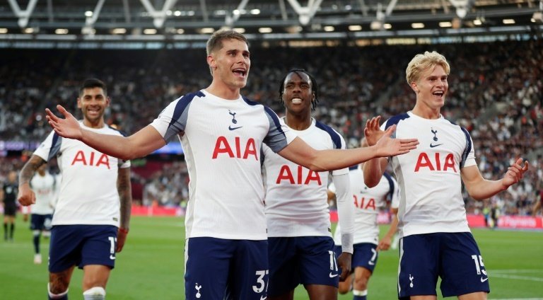 Spurs beat woeful West Ham