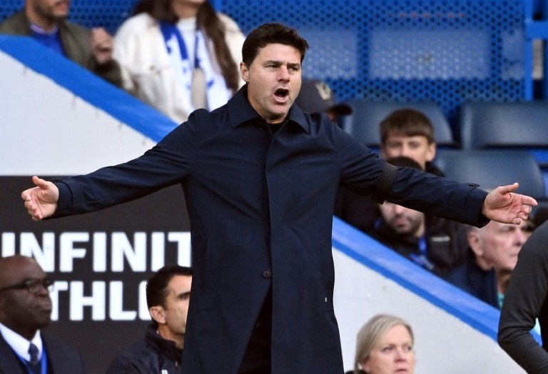 Chelsea's Pochettino says Tottenham are title contenders ahead of return