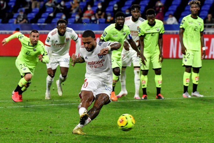 Depay hat-trick powers Lyon to win over Dijon in season opener