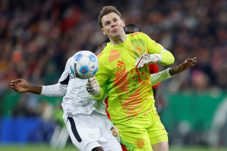 Bayern goakeeper Neuer 'probably out for 2024', says Kompany