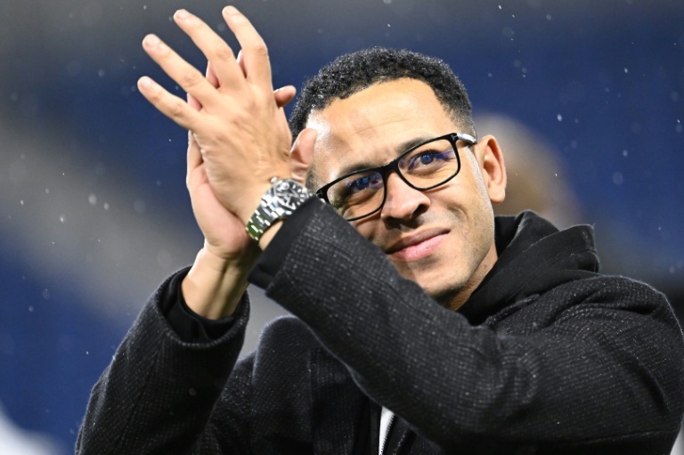 Strasbourg's Rosenior coy on Chelsea speculation
