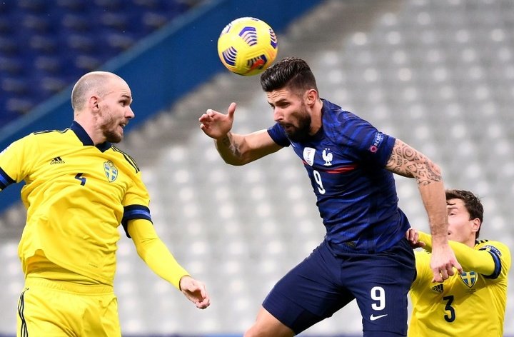 Giroud scores brace as France come back to beat Sweden
