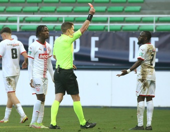 Upsets and further crowd trouble in French Cup