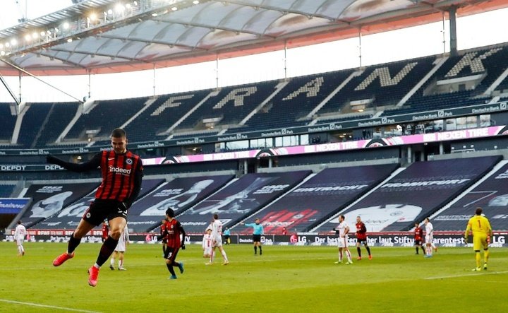 In-form Silva fires Frankfurt third in Bundesliga