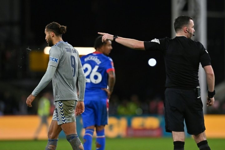 Everton forward Calvert-Lewin has red card overturned