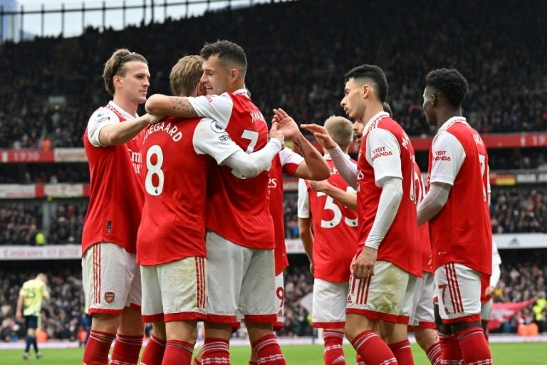 Arsenal want to put pressure on City; Newcastle face Spurs