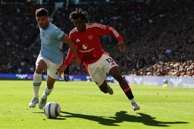 Manchester derby offers chance to salve wounds, Isak prepares for Liverpool debut