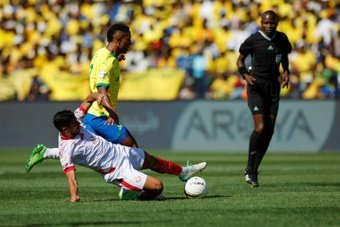 Brazilian Lucas Ribeiro scored after a superbly executed set-piece manoeuvre as Mamelodi Sundowns beat SuperSport United 2-0 on Wednesday to reclaim first place and set a South African Premiership record.
