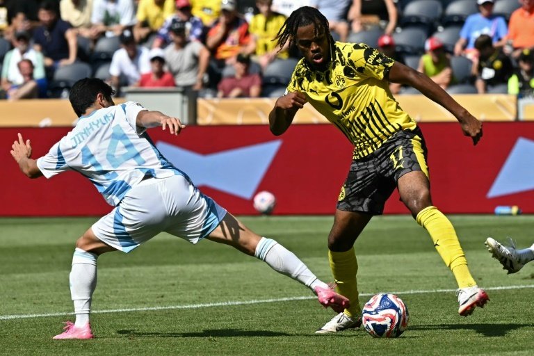 OFFICIAL: Dortmund sign Chukwuemeka from Chelsea until 2030
