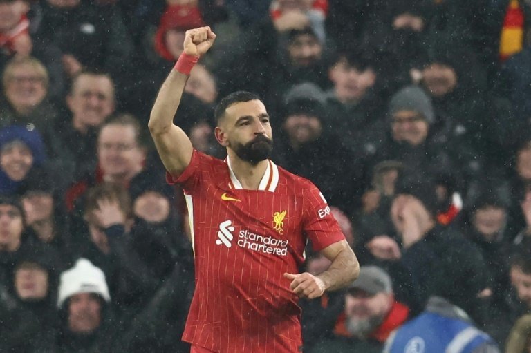 Slot urges Salah to sign new Liverpool contract after Saudi links