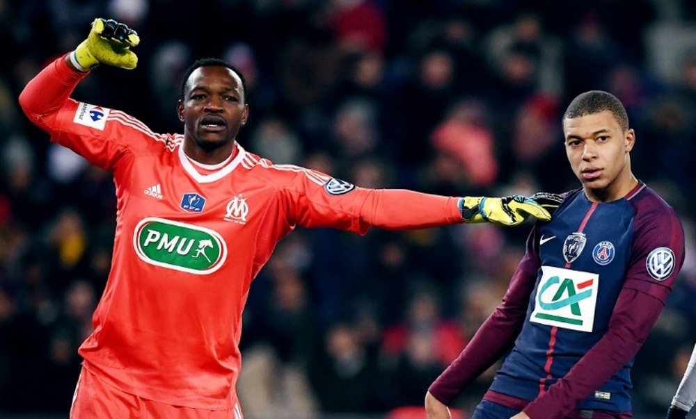 Mandanda suffered a torn thigh muscle. AFP