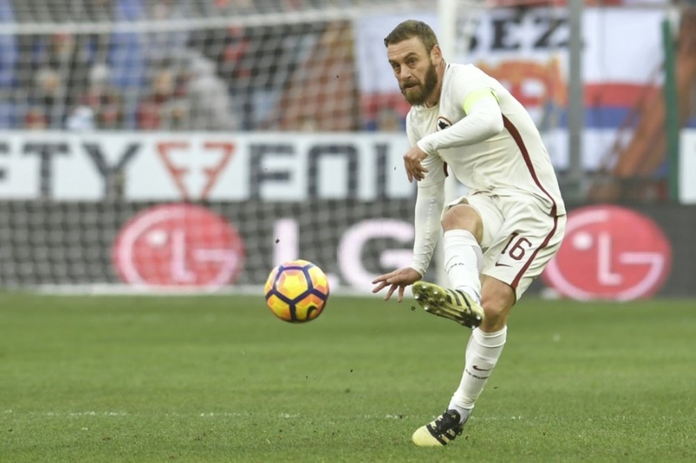 AS Roma midfielder Daniele De Rossi in action against Genoa on January 8, 2017. AFP