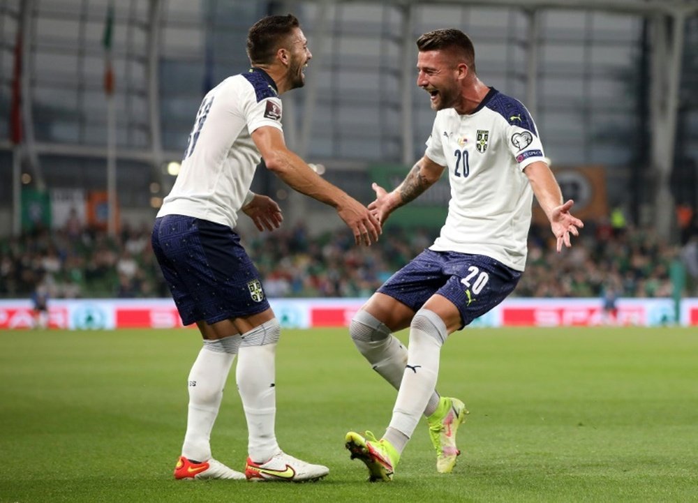 Milinkovic-Savic (R) scored as Serbia were held by Ireland. AFP