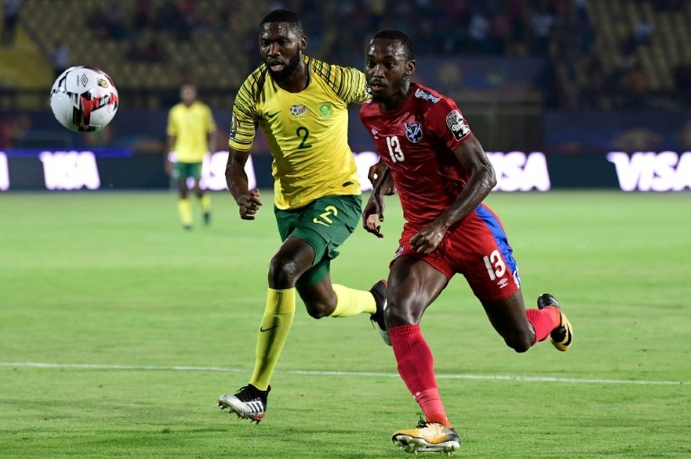 Peter Shalulile (R) scored in Mamelodi's 2-0 win over Kaizer Chiefs. AFP