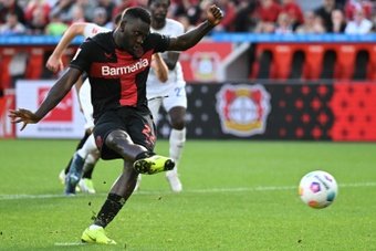 Victor Boniface's fine start to life in the Bundesliga continued as Bayer Leverkusen kept the heat on leaders Bayern Munich with a resounding 4-1 win over Heidenheim on Sunday.