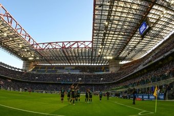 Inter see off Verona to stay warm on heels of Serie A leaders Milan
