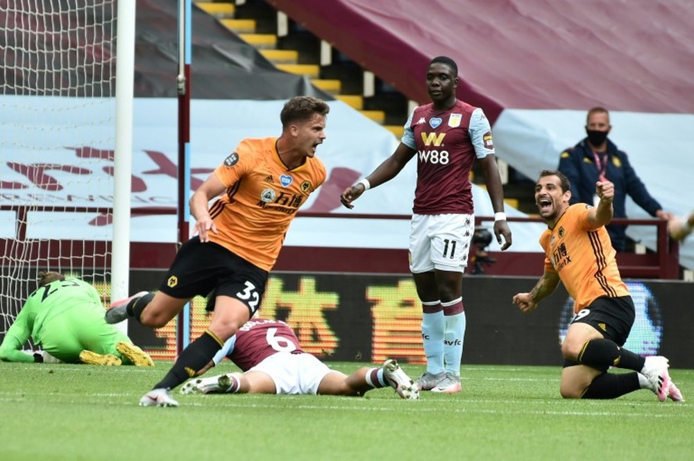 Leander Dendoncker (C) gave Wolves a 0-1 victory at Aston Villa. AFP
