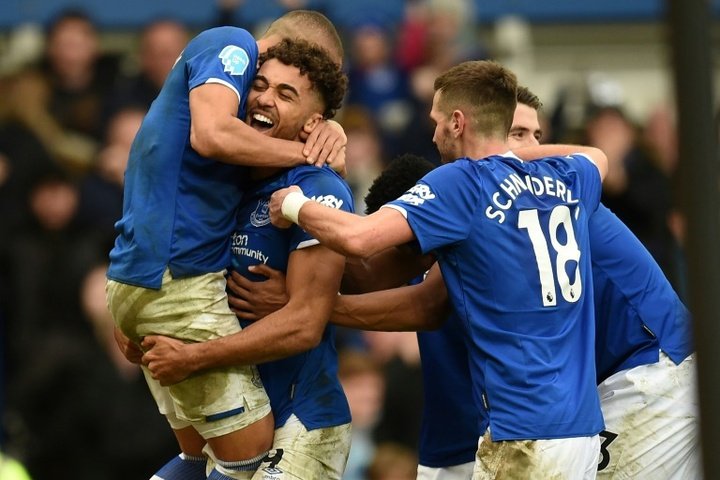 Everton charge into European contention