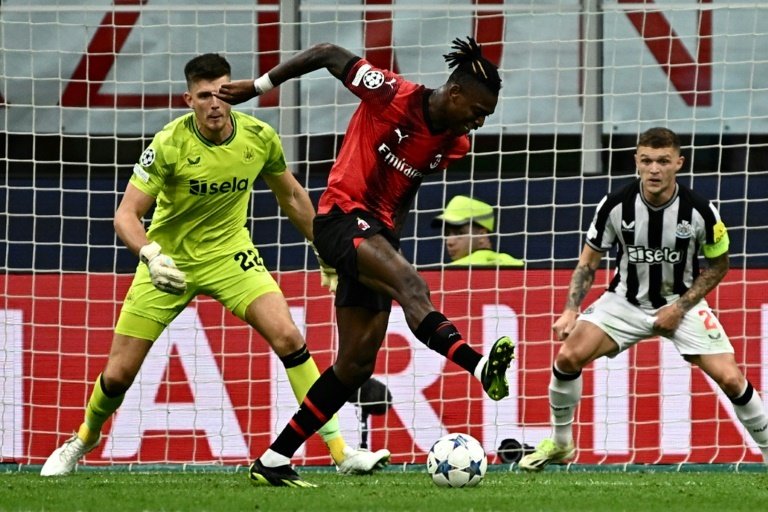 Newcastle United hold AC Milan on Champions League return