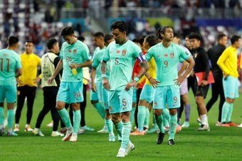 China skipper Zhang Linpeng has quit international football after what he called the 