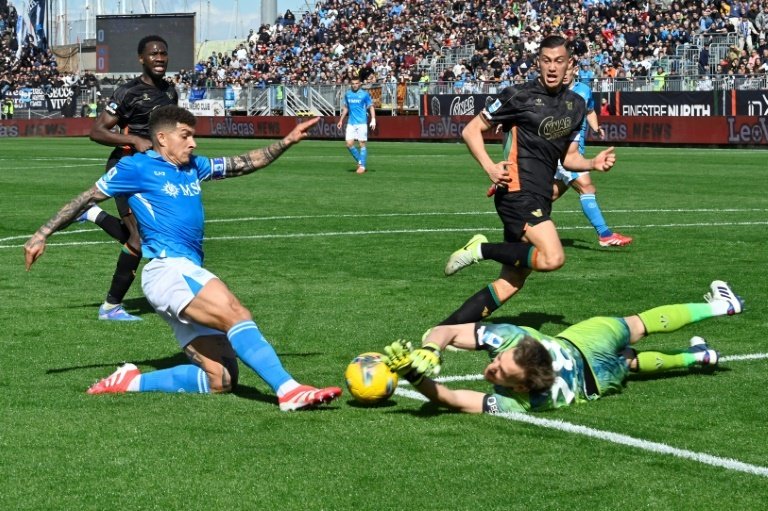 Napoli miss chance to top Serie A with Venezia stalemate